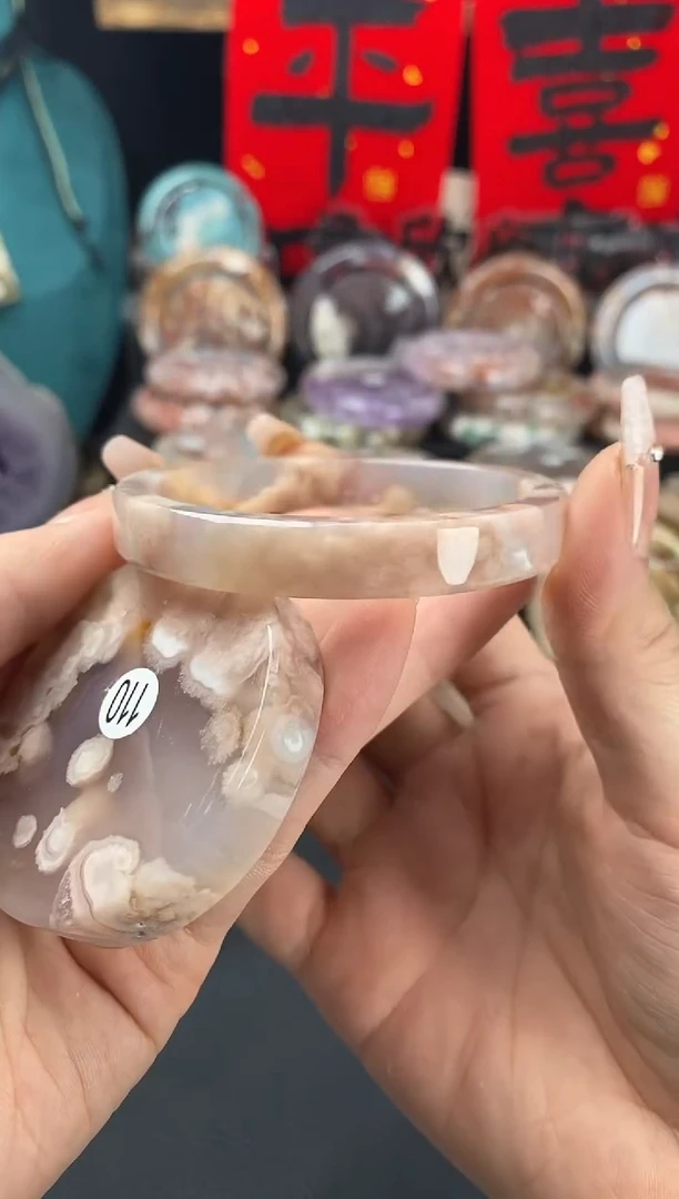 【闪购商品】石英质玉手镯（圆镯）未镶嵌56