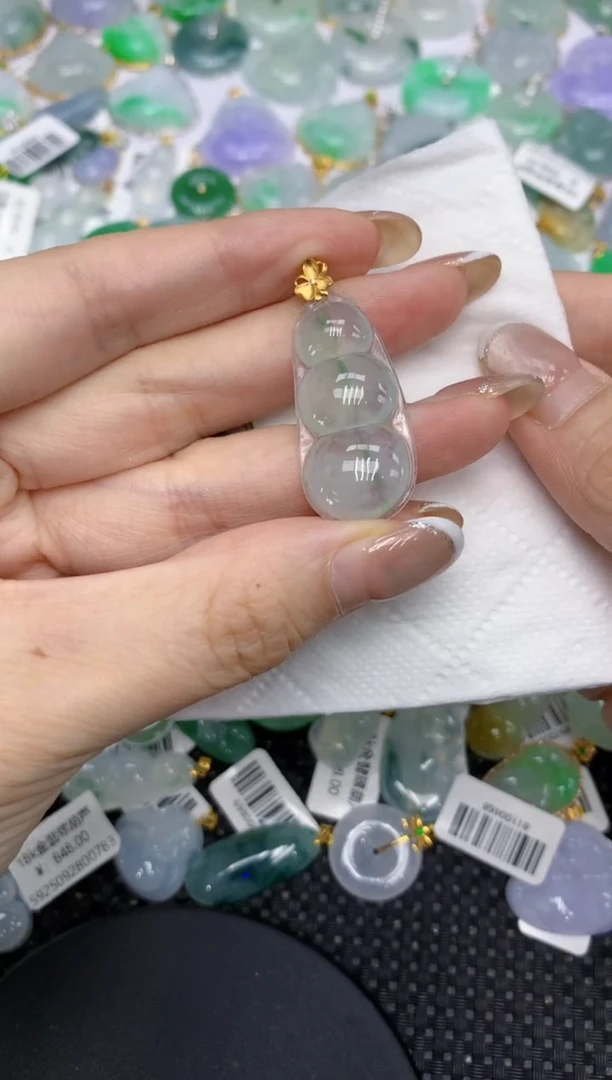 颈饰18K金镶嵌翡翠1111111