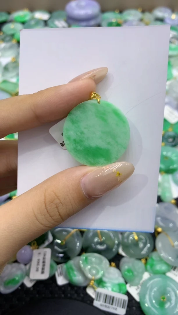 颈饰未镶嵌翡翠天然缅甸翡翠A货