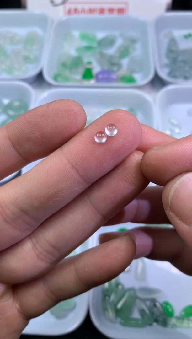 【闪购商品】翡翠颈饰未镶嵌蛋面