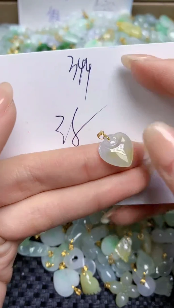 【闪购商品】翡翠颈饰18K金镶嵌天然缅甸A货翡翠