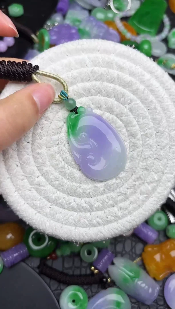 颈饰未镶嵌翡翠缅甸翡翠吊坠