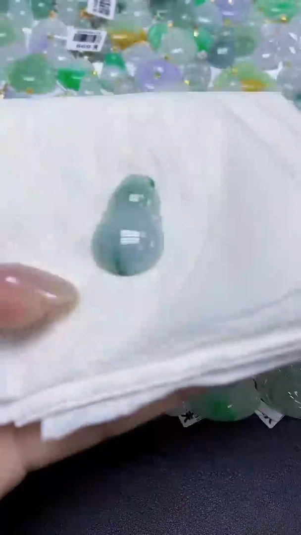 翡翠未镶嵌颈饰天然缅甸翡翠A货