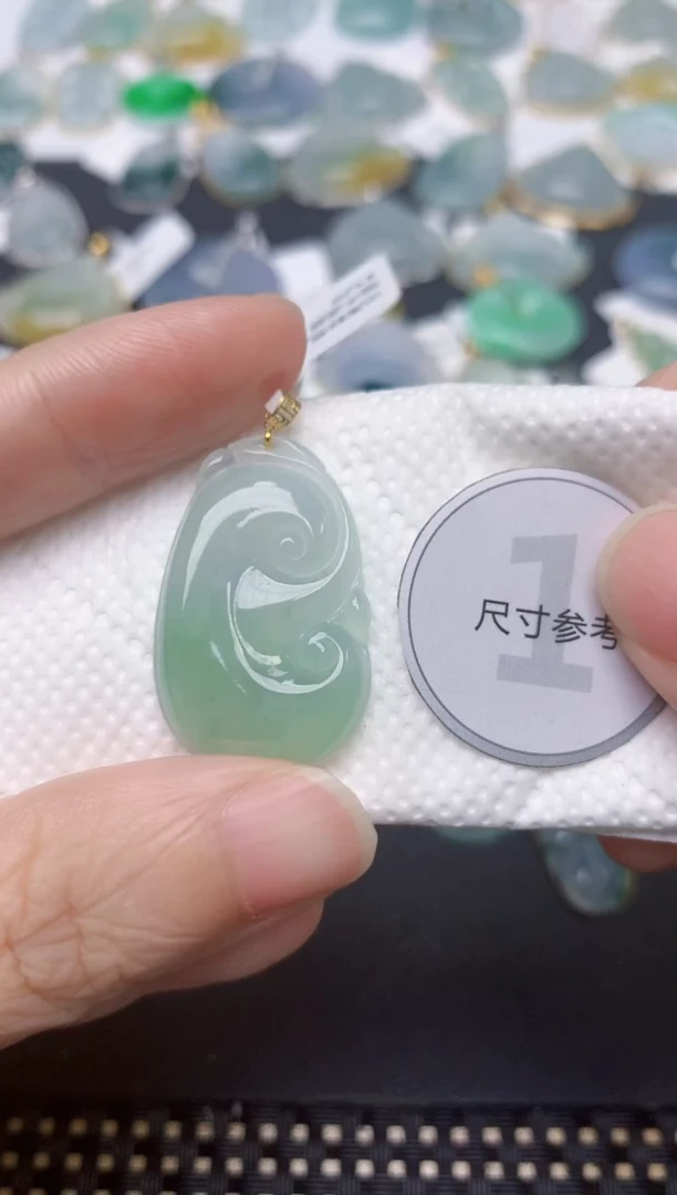 颈饰18K金镶嵌翡翠天然缅甸A货翡翠