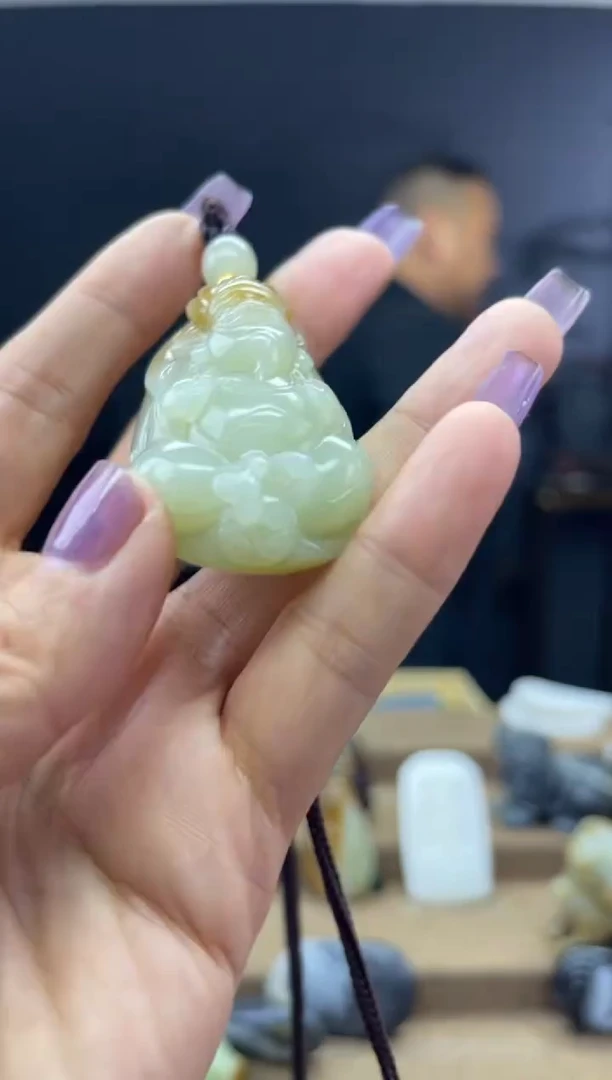 颈饰未镶嵌和田玉1