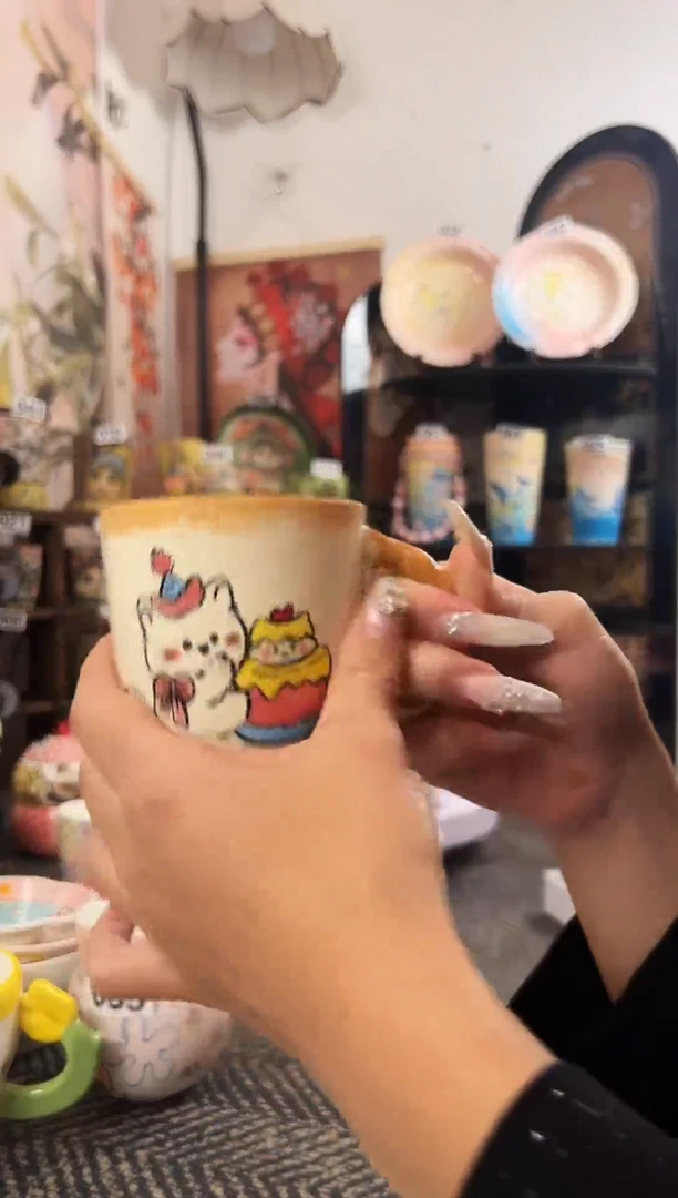 景德镇设计款手绘杯杯