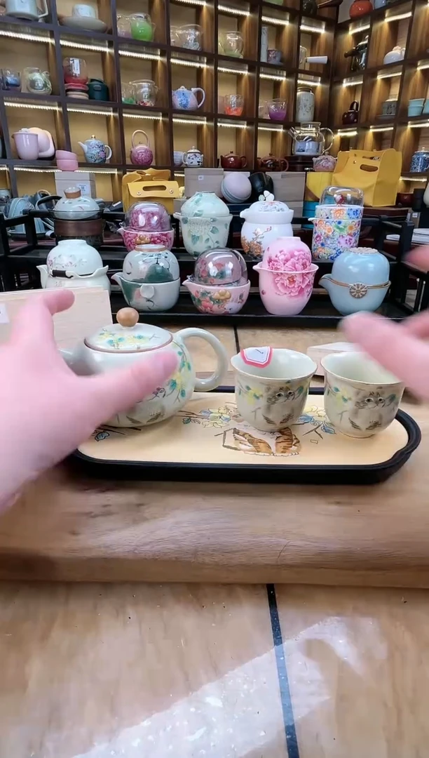 【闪购商品】黄汝猫咪1西施壶2花口1主人杯加猫咪盘