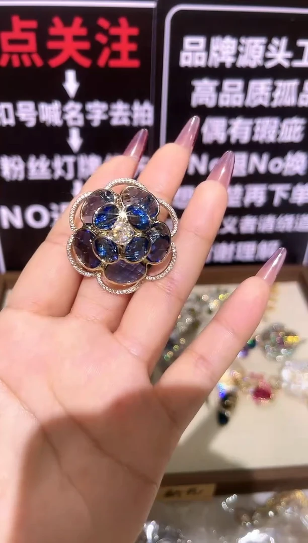 锆石铜合金精品饰界