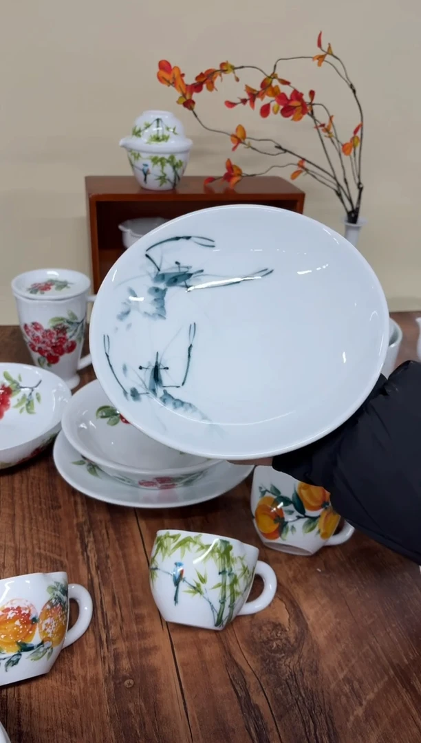 景德镇手绘釉中彩（食品级）圆深盘