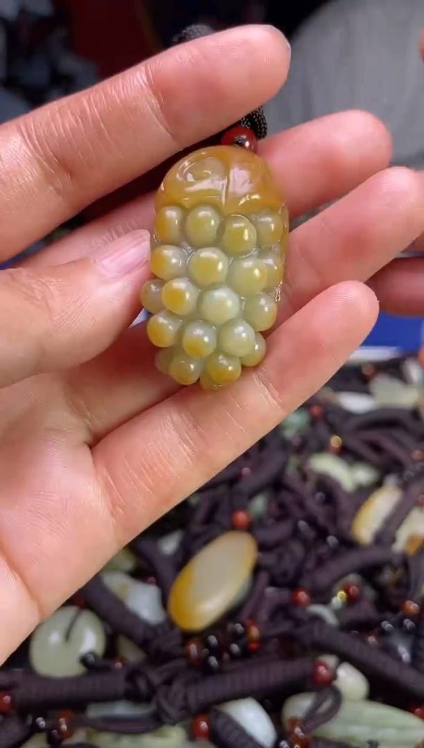 未镶嵌和田玉挂件1