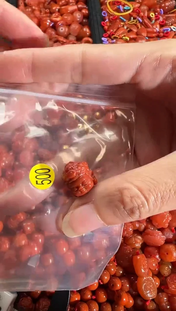 【闪购商品】南红玛瑙颈饰未镶嵌1