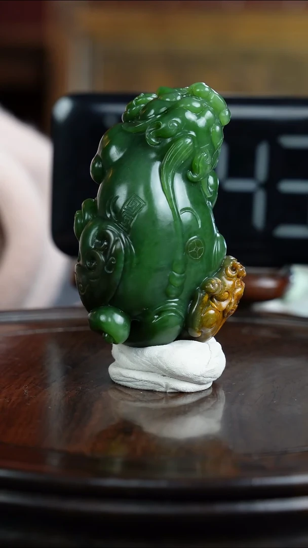 未镶嵌和田玉把件鹰**空1