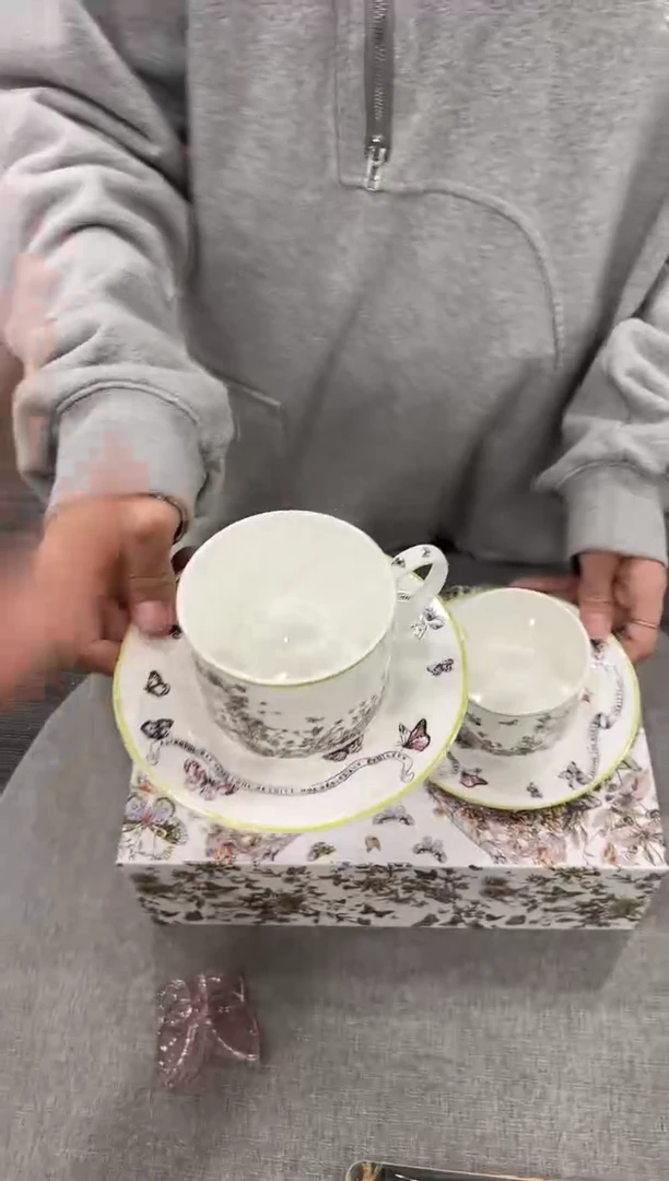 【闪购商品】杯H544--------------