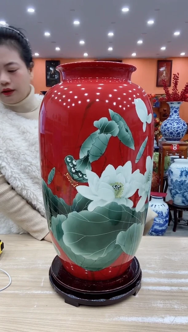 【闪购商品】摆件刘宗建《荷塘清香》红色大冬瓜瓶+旋转底座