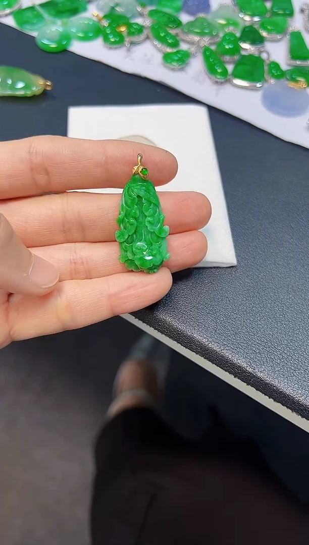 吊坠(不含链)18K金镶嵌翡翠980