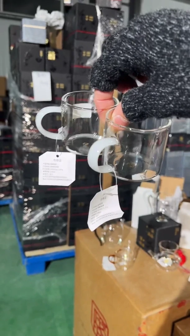 【闪购商品】白玉小把杯一对晶焱金标