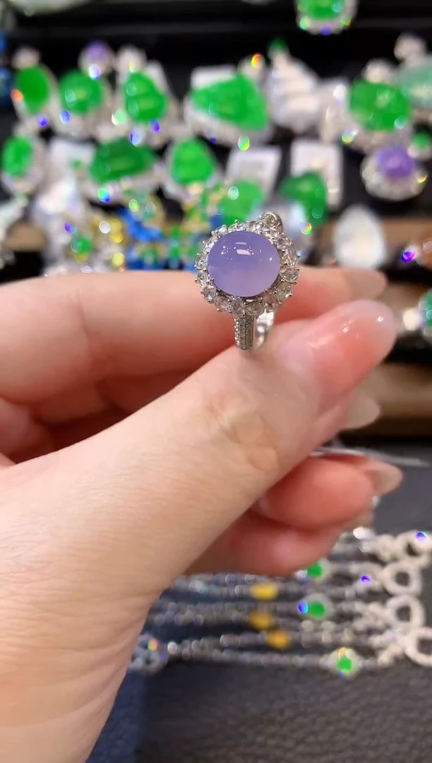 18K金镶嵌戒指翡翠C37 紫货有一定色差