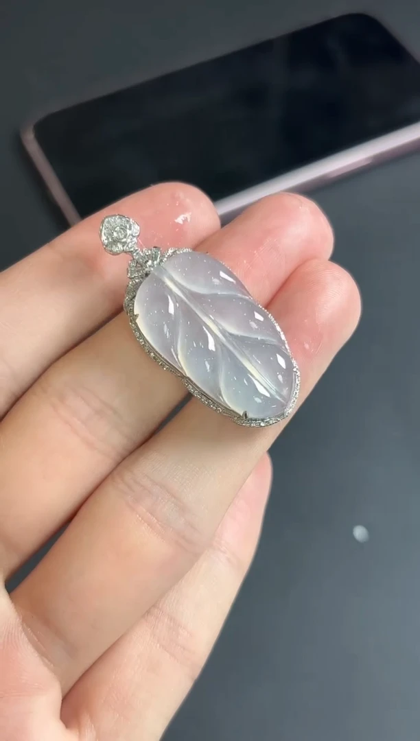 颈饰18K金镶嵌翡翠YM806叶子