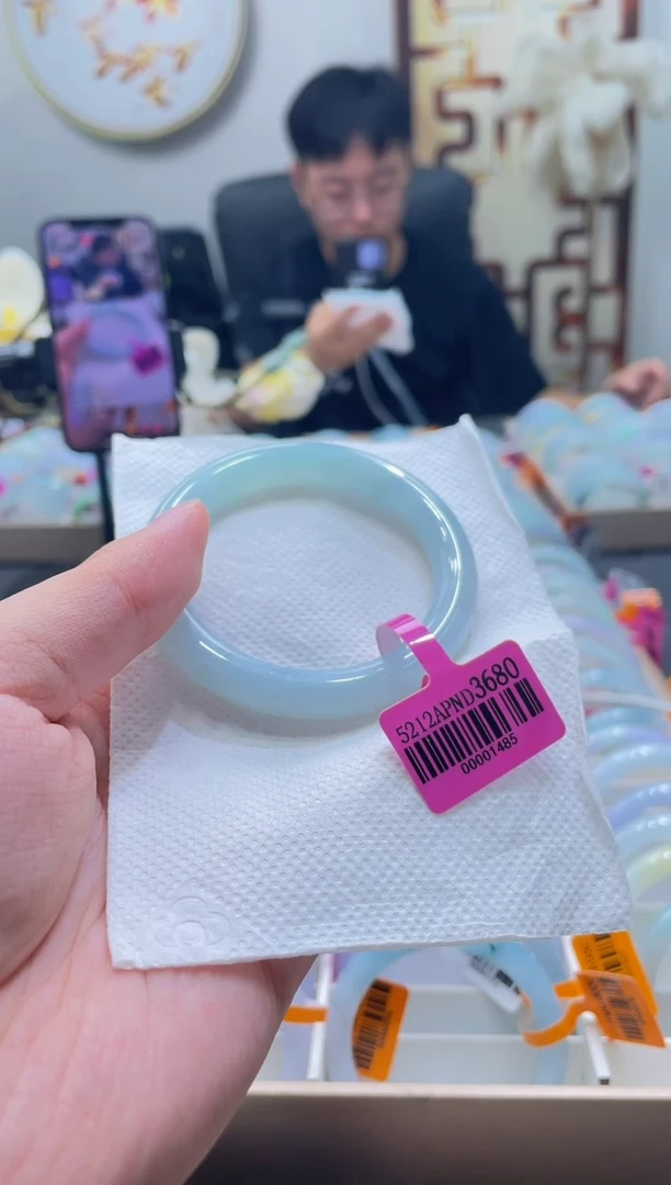 未镶嵌手镯翡翠205-52