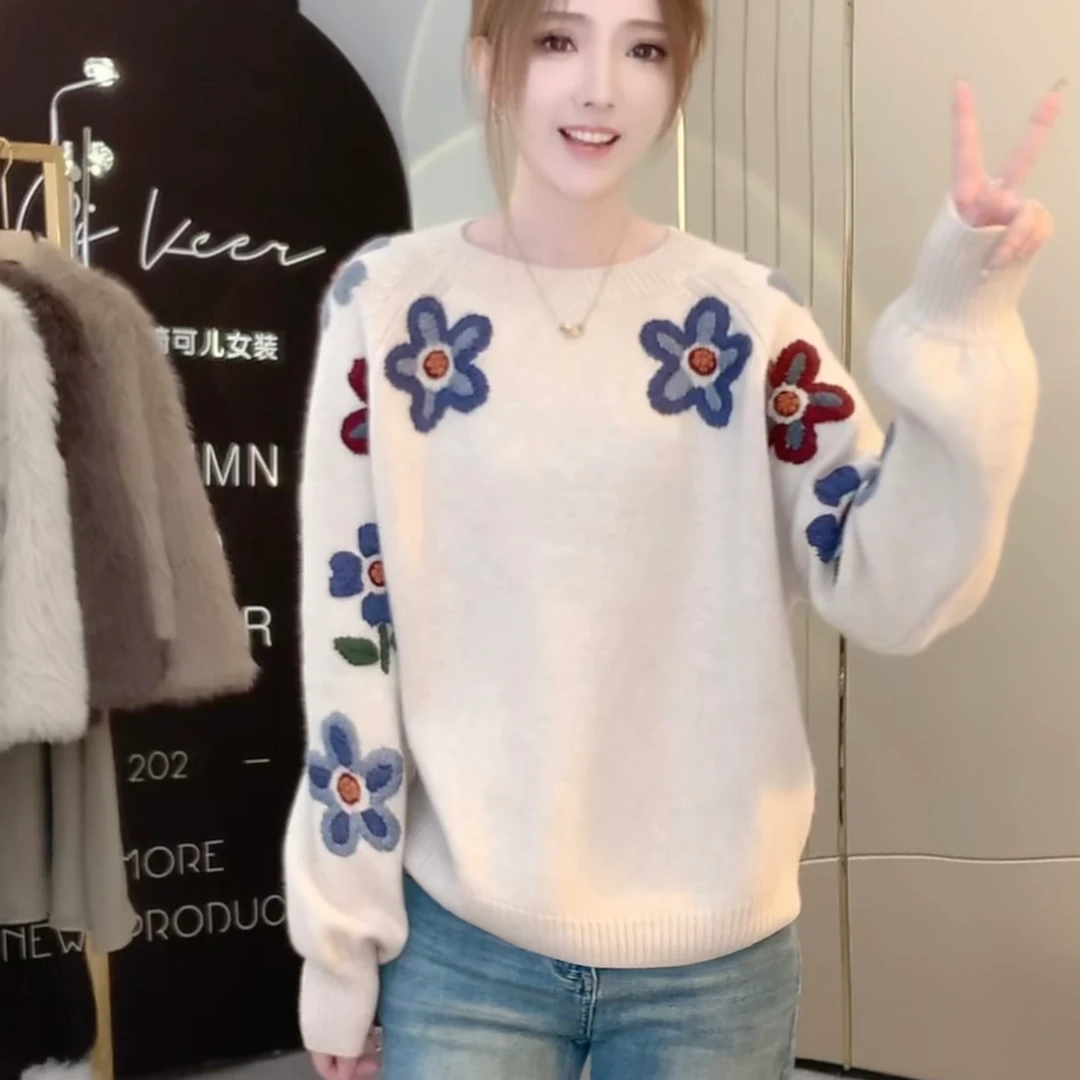 【绮可儿】冬季新款韩系立体刺绣花朵毛衣女圆领设计感别致针织衫