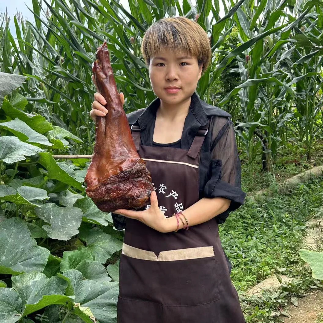 【直播现称】柴火烟熏腊猪脚农家猪蹄烧洗切 前脚腊肉【满999送赠品】