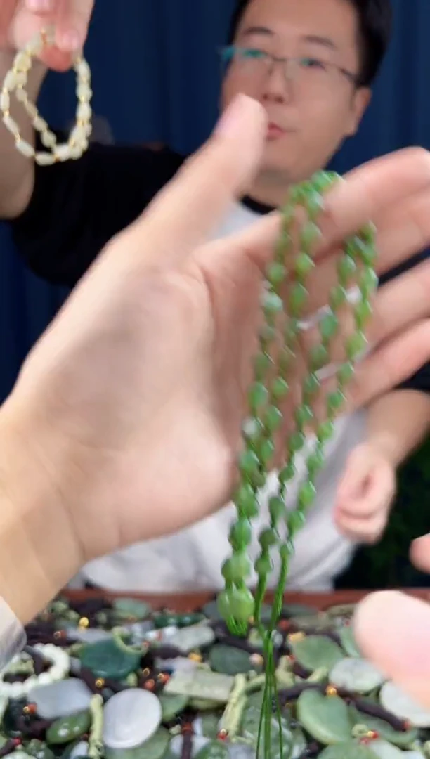 未镶嵌和田玉挂件拍一发一，
