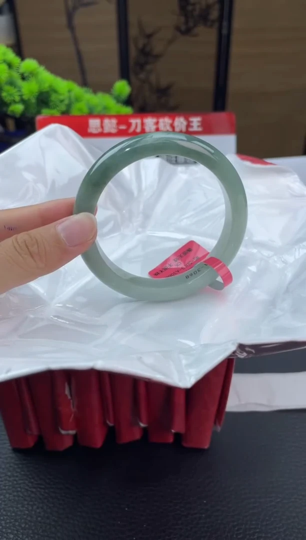 翡翠手镯未镶嵌4翡翠手镯