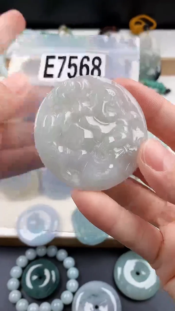 颈饰未镶嵌翡翠天然翡翠吊坠挂件