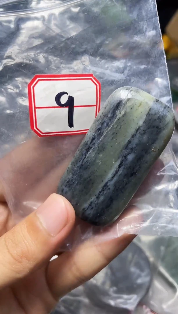 和田玉未镶嵌颈饰1