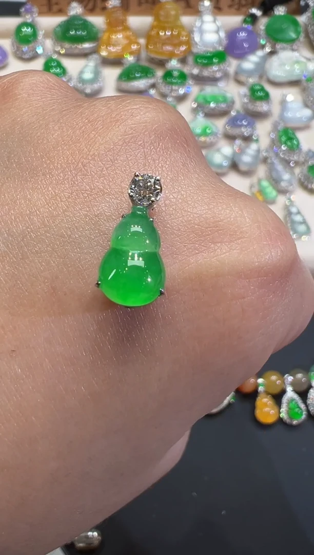 吊坠(不含链)18K金镶嵌翡翠B278|18800