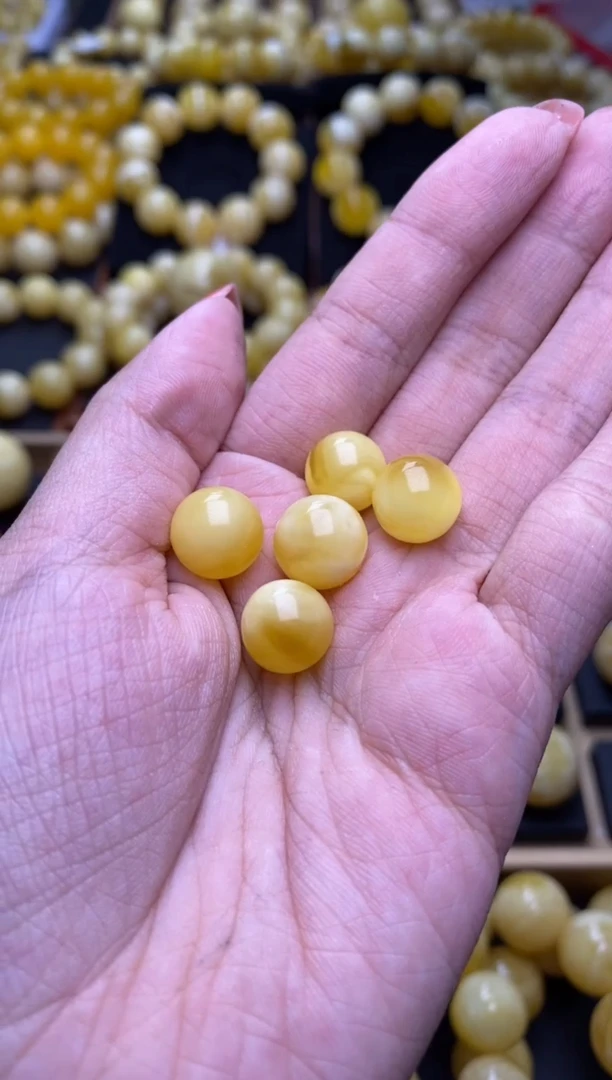 未镶嵌琥珀裸石大小姐珠宝严选87（随机发一个）