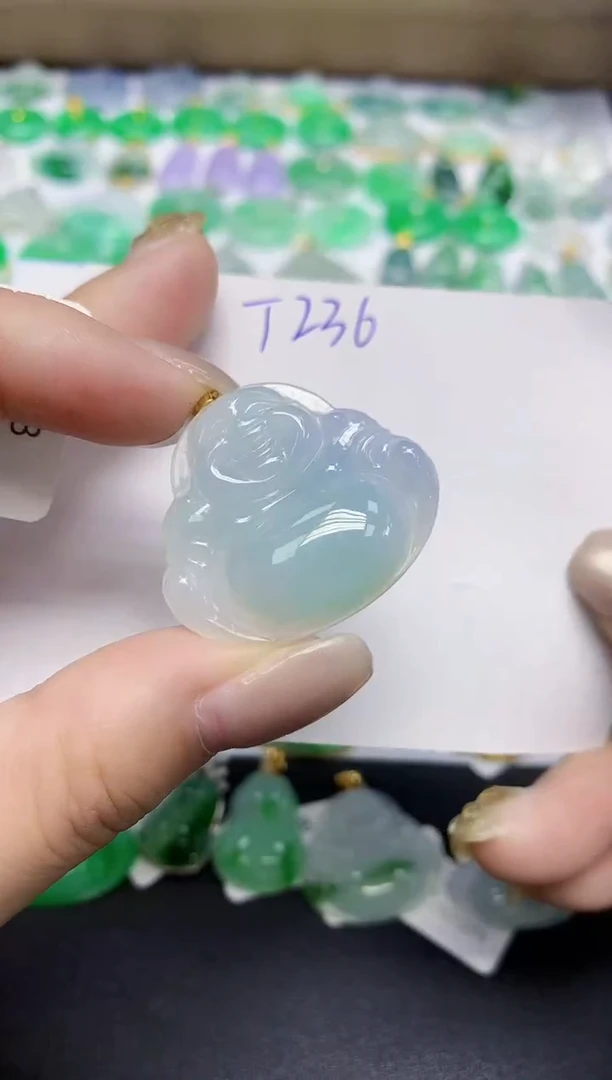 颈饰18K金镶嵌翡翠天然缅甸翡翠A货翡翠百元以上9元证书费自理