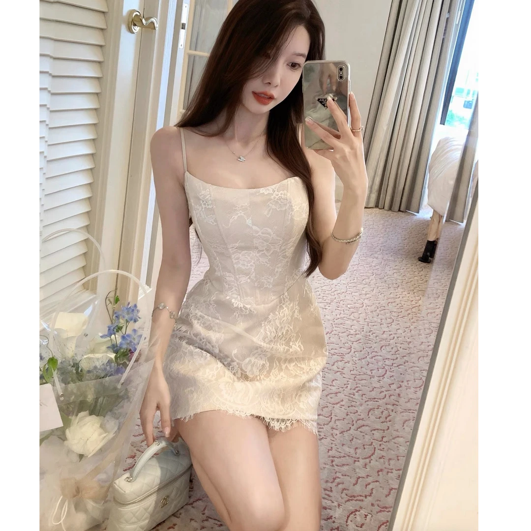 法式气质女神性感收腰高级感吊带连衣裙2025新款夏季小众收腰短裙