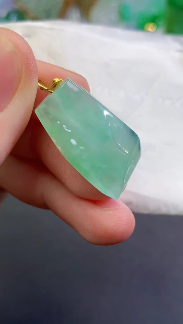 翡翠未镶嵌吊坠(不含链)543