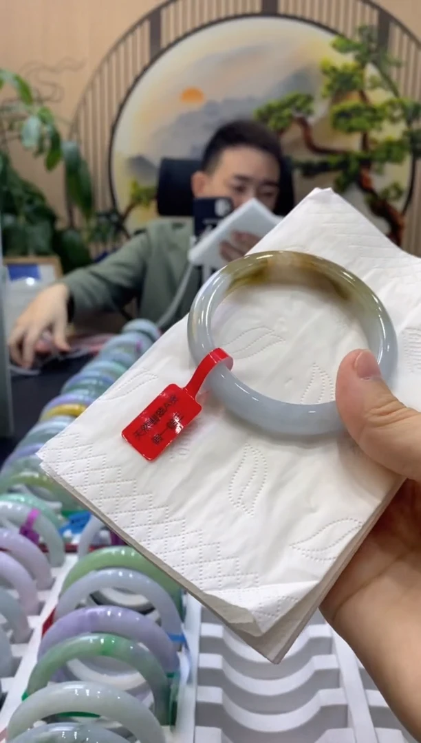 【闪购商品】翡翠手镯未镶嵌000009663