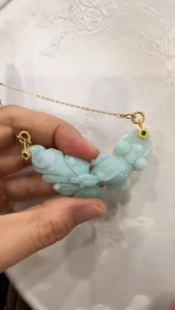 翡翠未镶嵌颈饰国风