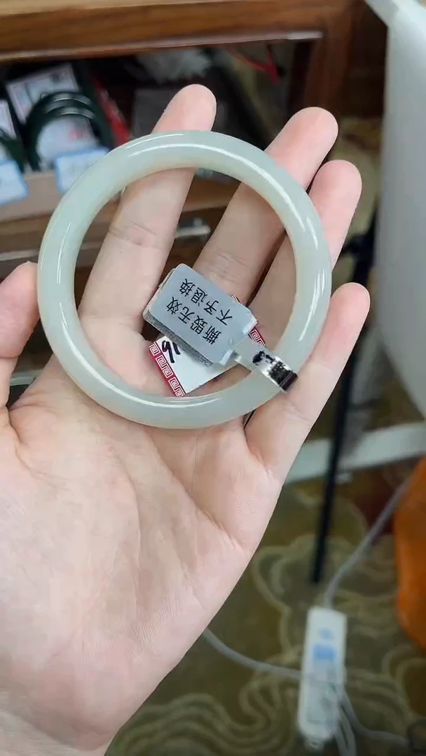 未镶嵌手镯和田玉55