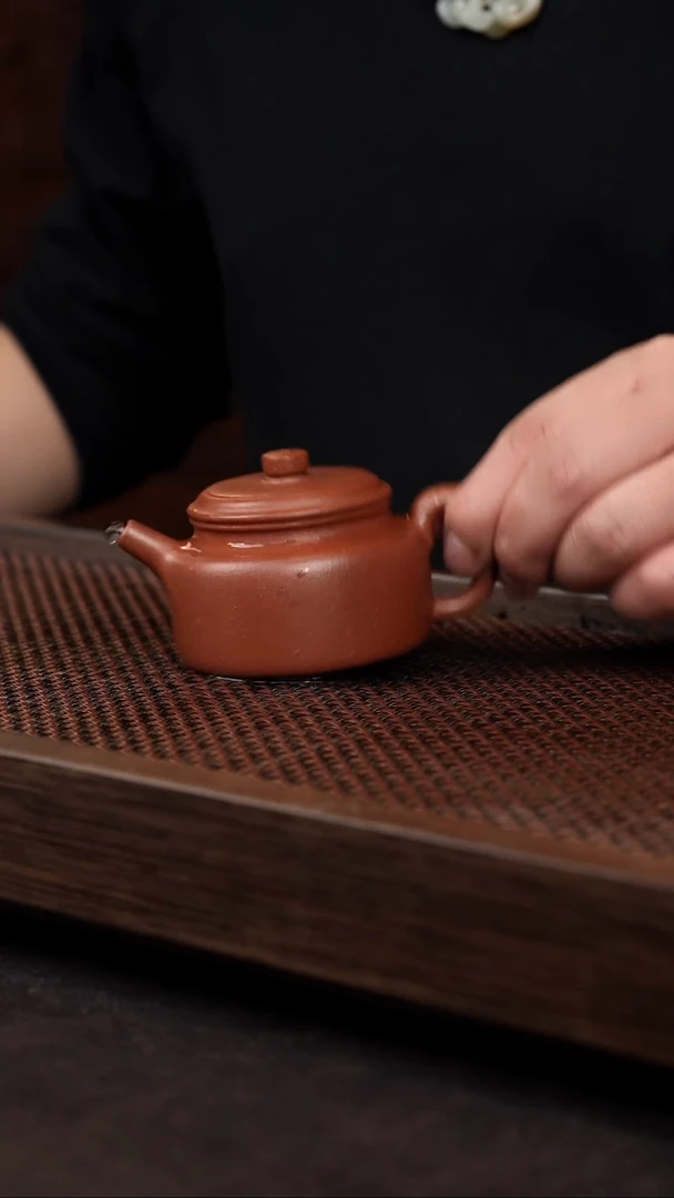 【闪购商品】紫砂茶壶红降坡德钟【带矿标证书】