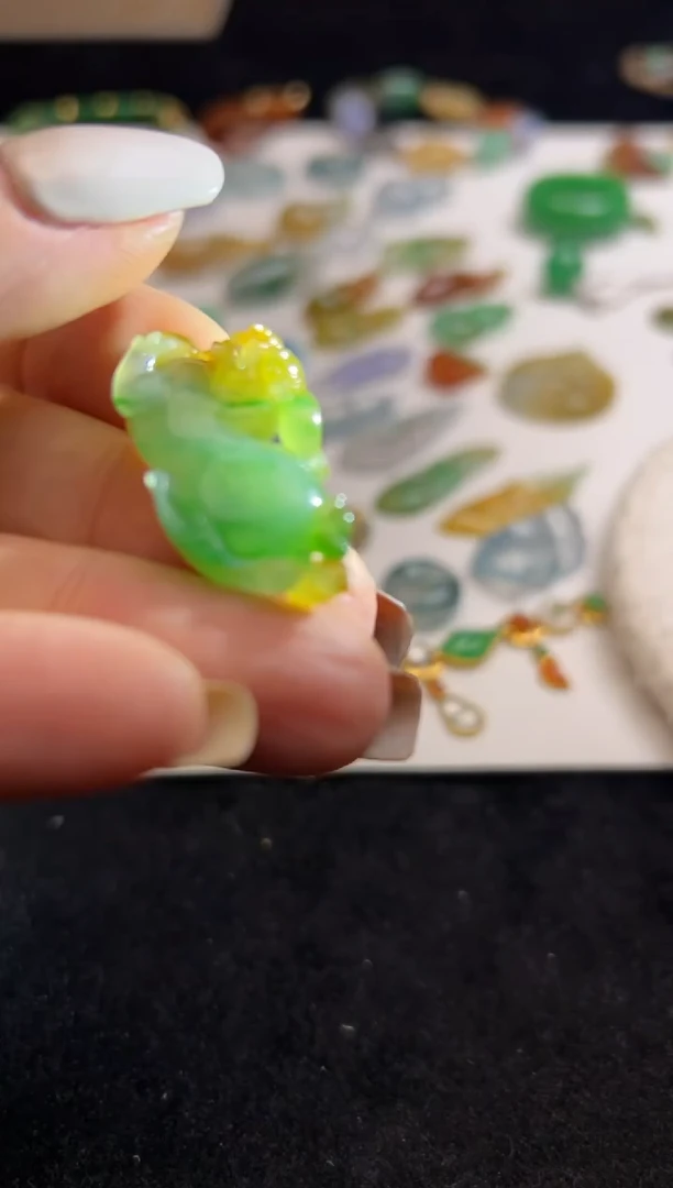 未镶嵌定制翡翠黄加绿貔貅13800+690-sm145