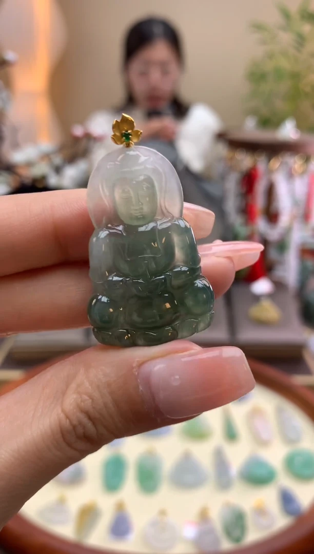 【闪购商品】翡翠颈饰18K金镶嵌观音