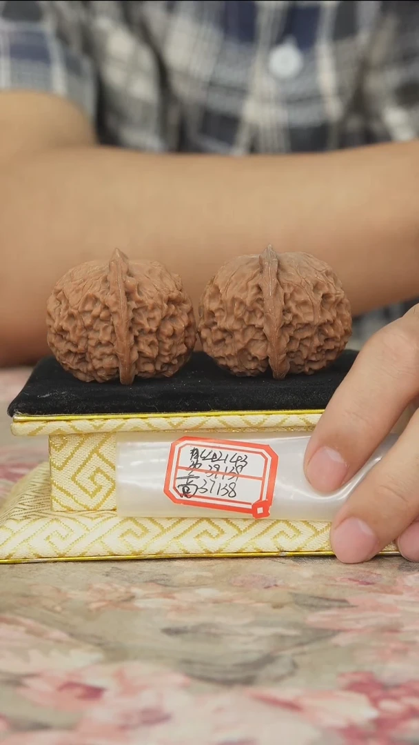 把件文玩核桃非嫁接元宝