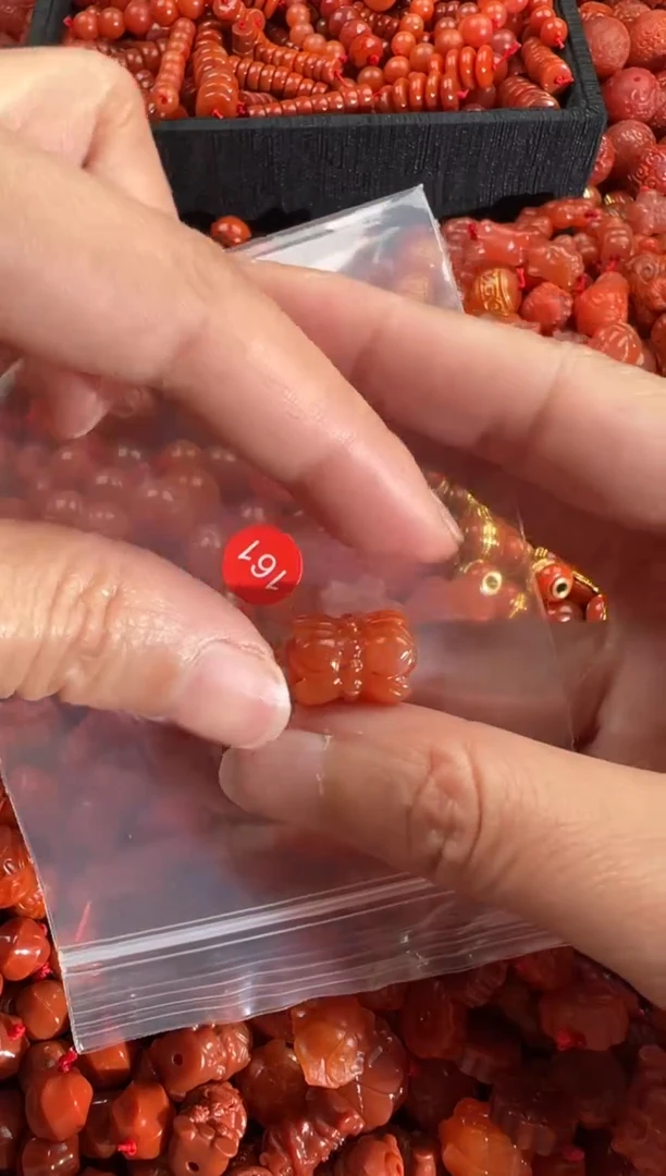 【闪购商品】南红玛瑙颈饰未镶嵌1