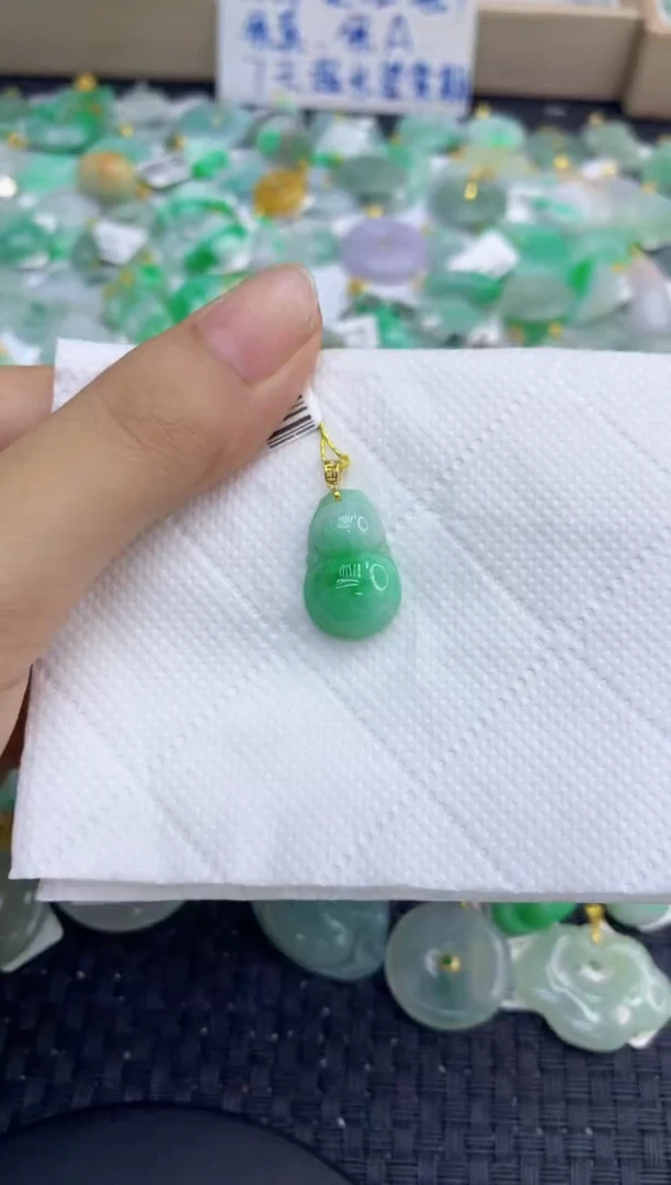 颈饰18K金镶嵌翡翠天然缅甸A货翡翠