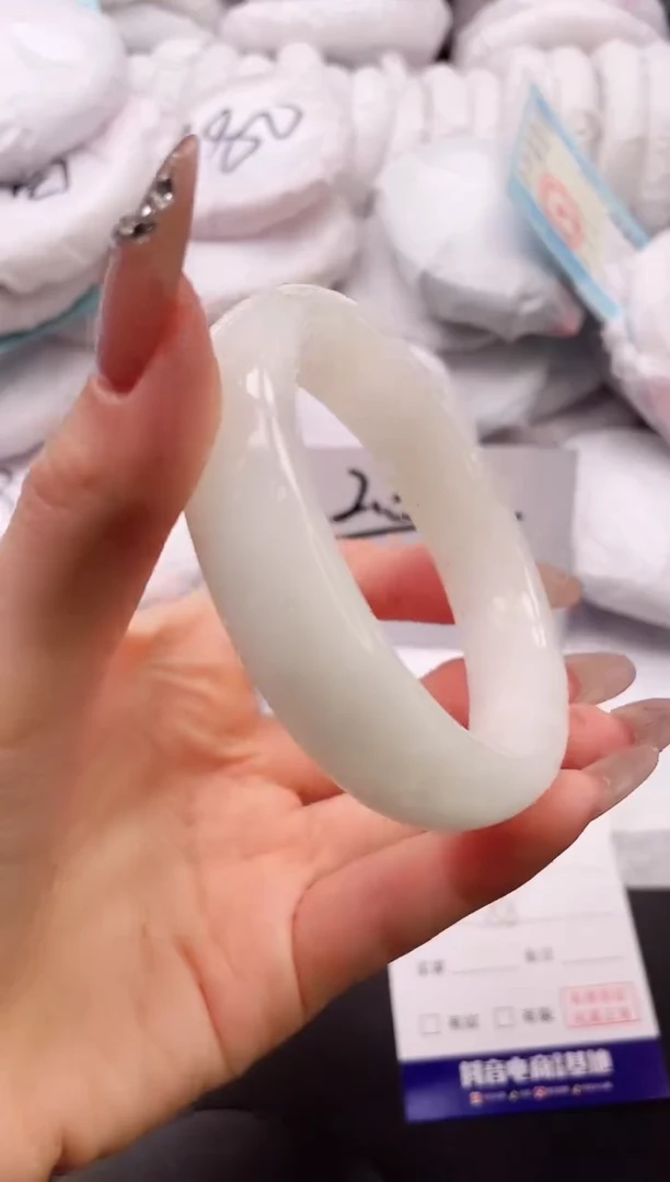 【闪购商品】和田玉手镯未镶嵌4K192-58