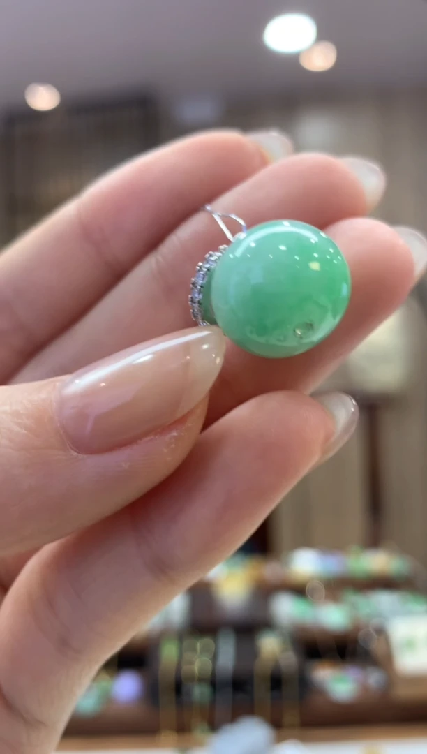 翡翠未镶嵌吊坠(不含链)苹果