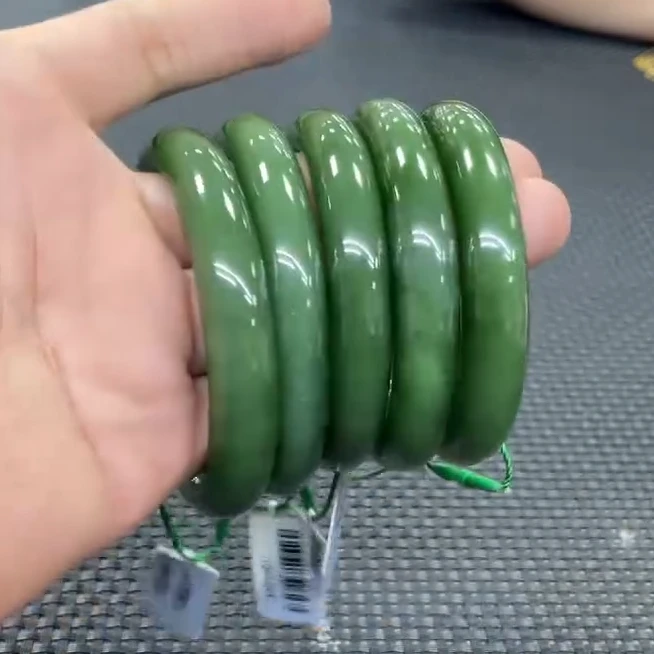 【老郑家】和田玉手镯一支 (多样性发1件)