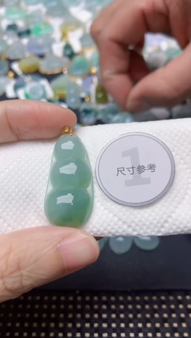 颈饰18K金镶嵌翡翠天然缅甸A货翡翠