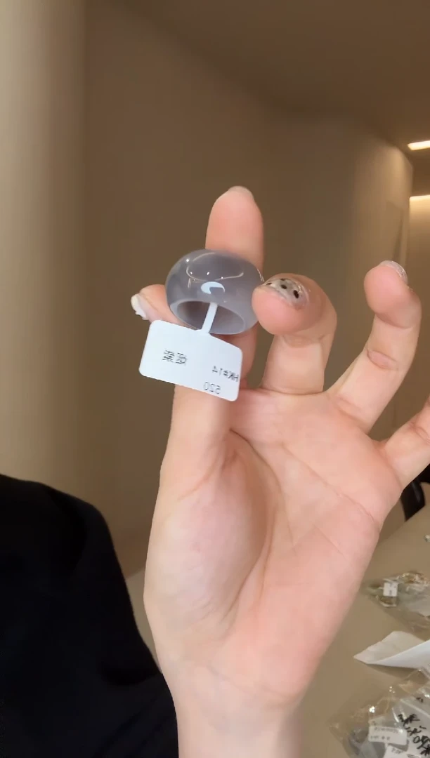 未镶嵌戒指和田玉14码烟紫