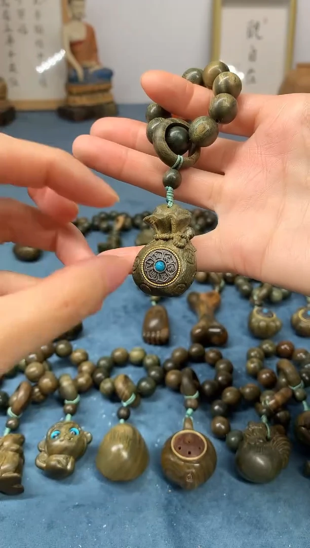 【闪购商品】维腊木（绿檀）把件赚钱袋 盘玩件