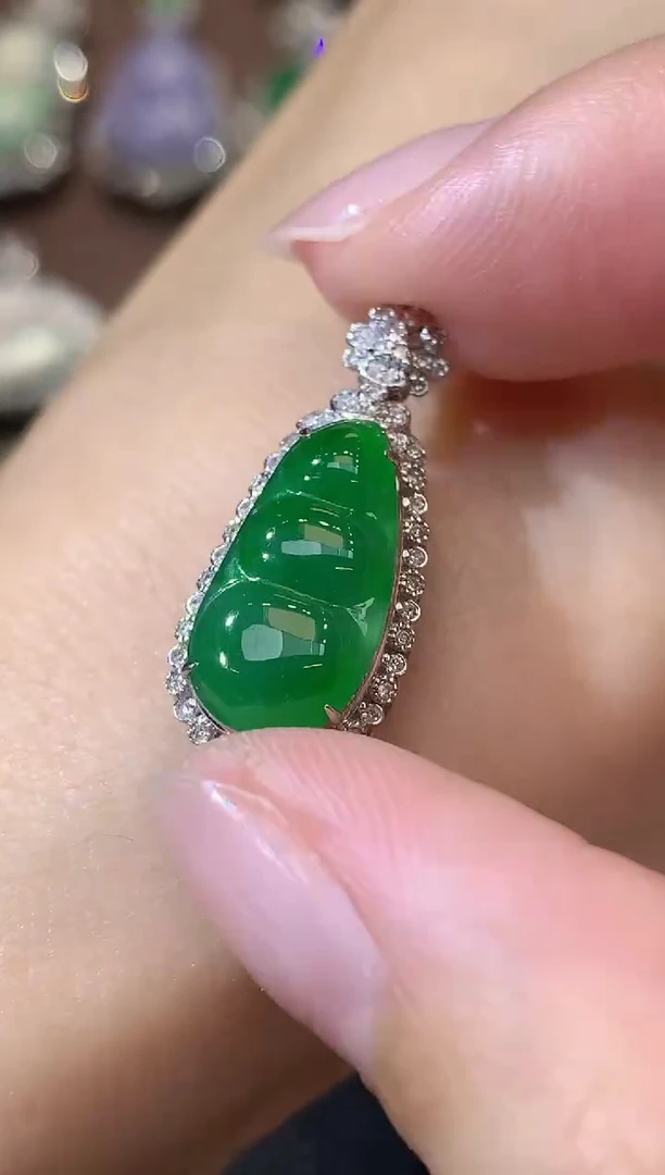 吊坠(不含链)18K金镶嵌翡翠C19